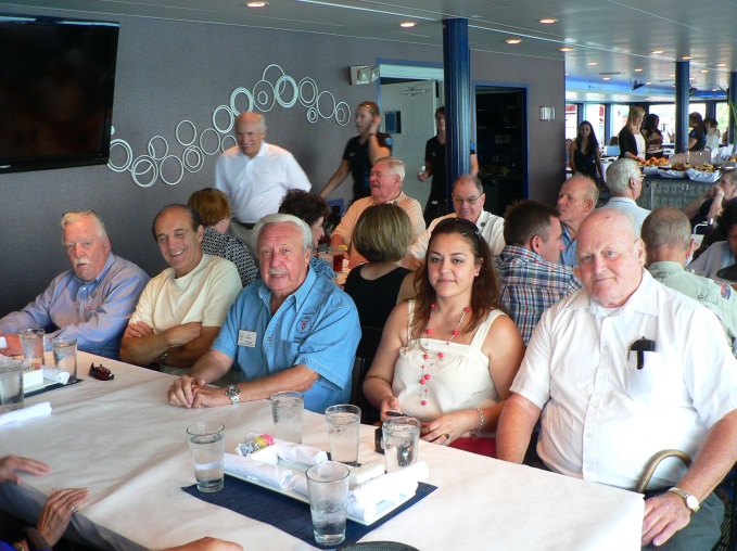 V-8ers enjoying the cruise