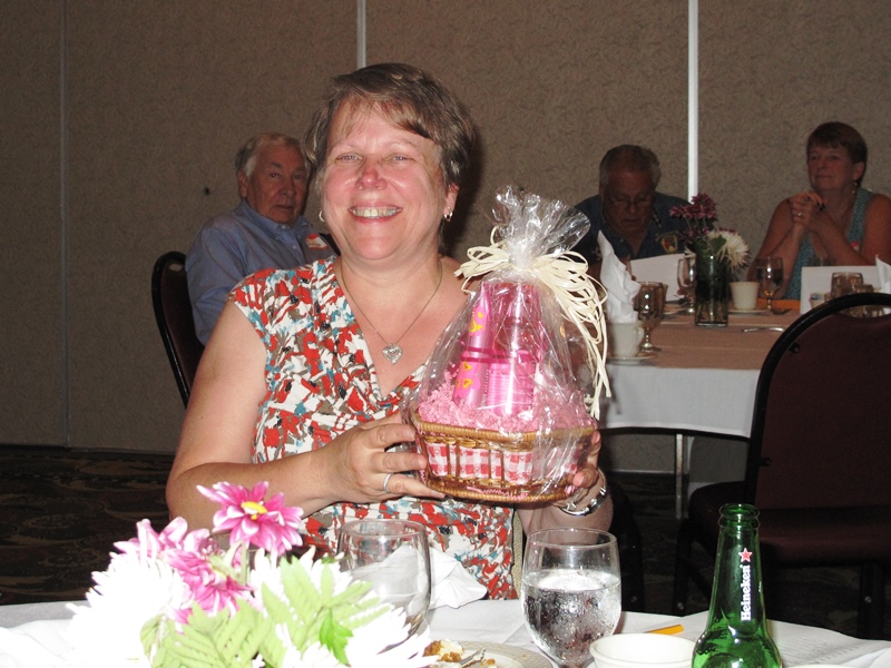 Robin with her prize